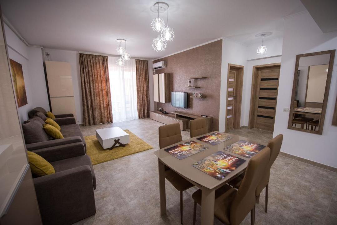 Sophia 2 & Moonlight Apartaments 마마이아 외부 사진